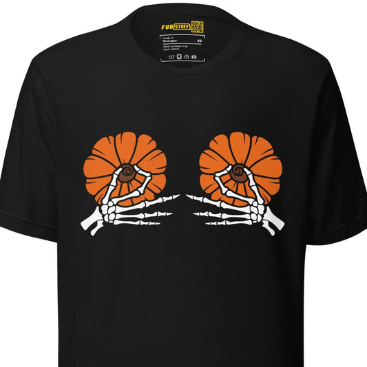 Pumpkin Boobs 2.0 – Halloween Shirt mit Skelett-Händen