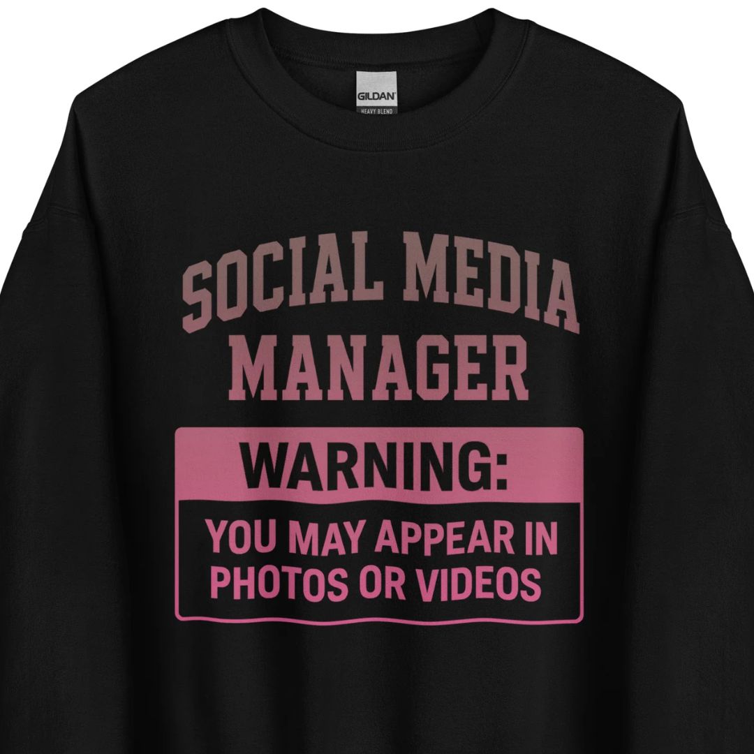 Social Media Manager - Unisex Sweater - Motivansicht bei FunStuff.at