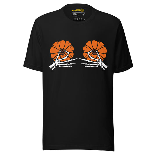Pumpkin Boobs 2.0 – Halloween Shirt mit Skelett-Händen